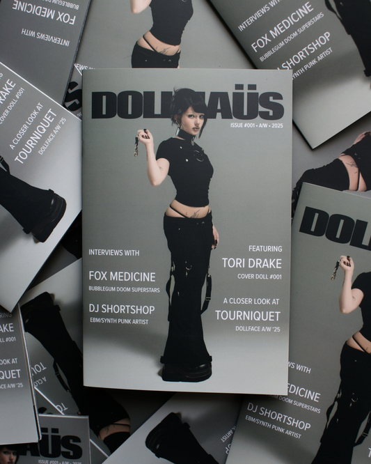 Dollhaüs Issue #001